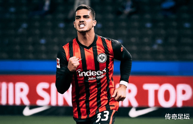 熊猫体育下载-奥格斯堡豪取大捷，实现不败纪录的简单介绍