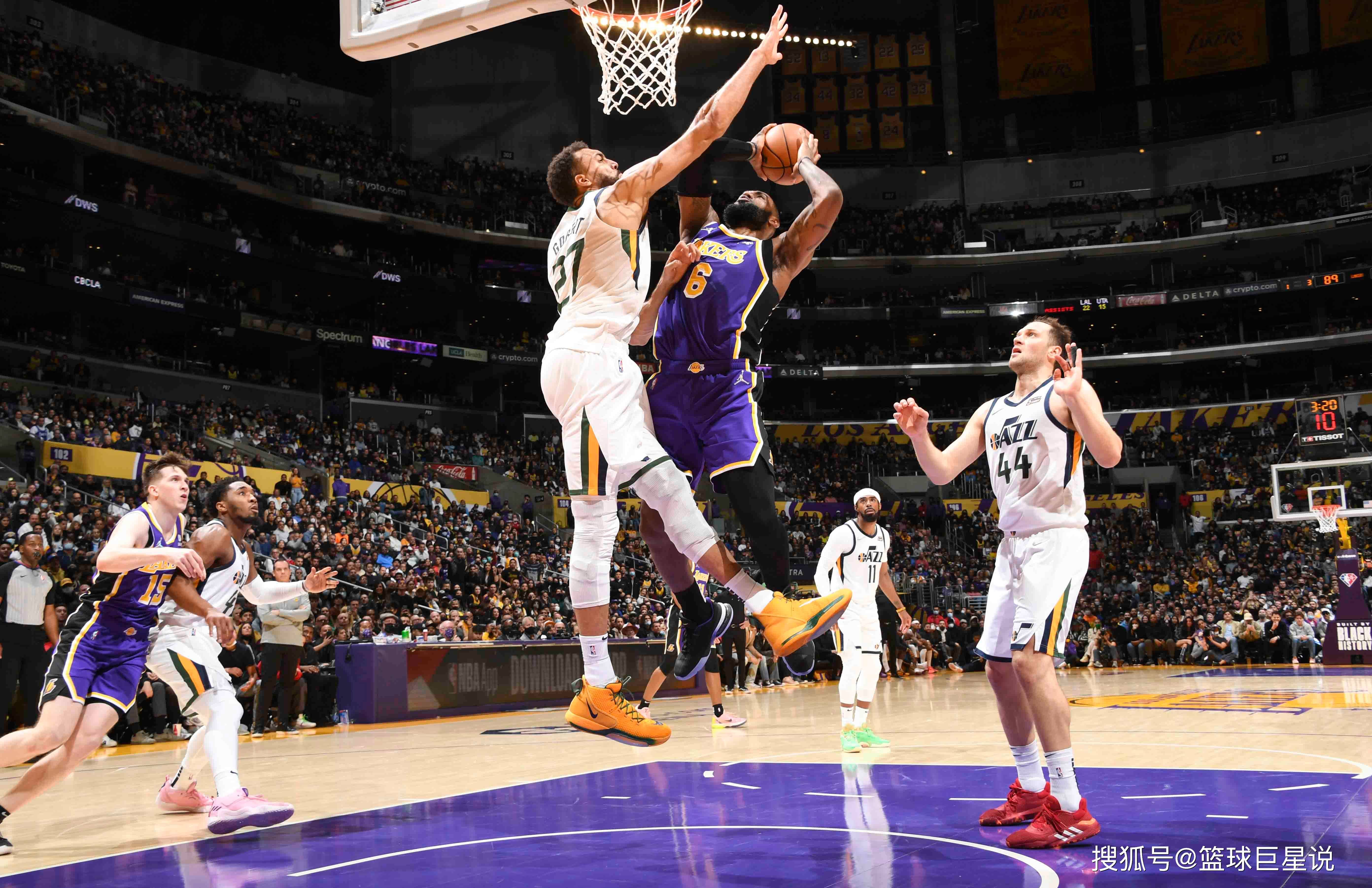 爵士逆转德国男篮,麦科勒姆三分雨点燃全场 爵士逆转德国男篮,麦科勒姆三分雨点燃全场